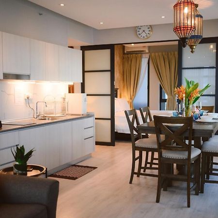 Petronella Suites Apartment @ Jesselton Quay Кота Кинабалу Екстериор снимка