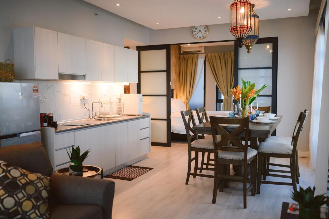 Petronella Suites Apartment @ Jesselton Quay Кота Кинабалу Екстериор снимка
