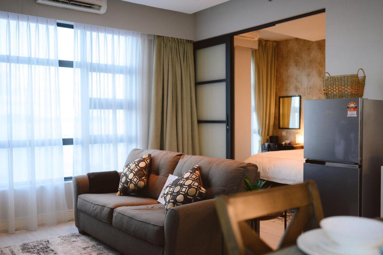 Petronella Suites Apartment @ Jesselton Quay Кота Кинабалу Екстериор снимка