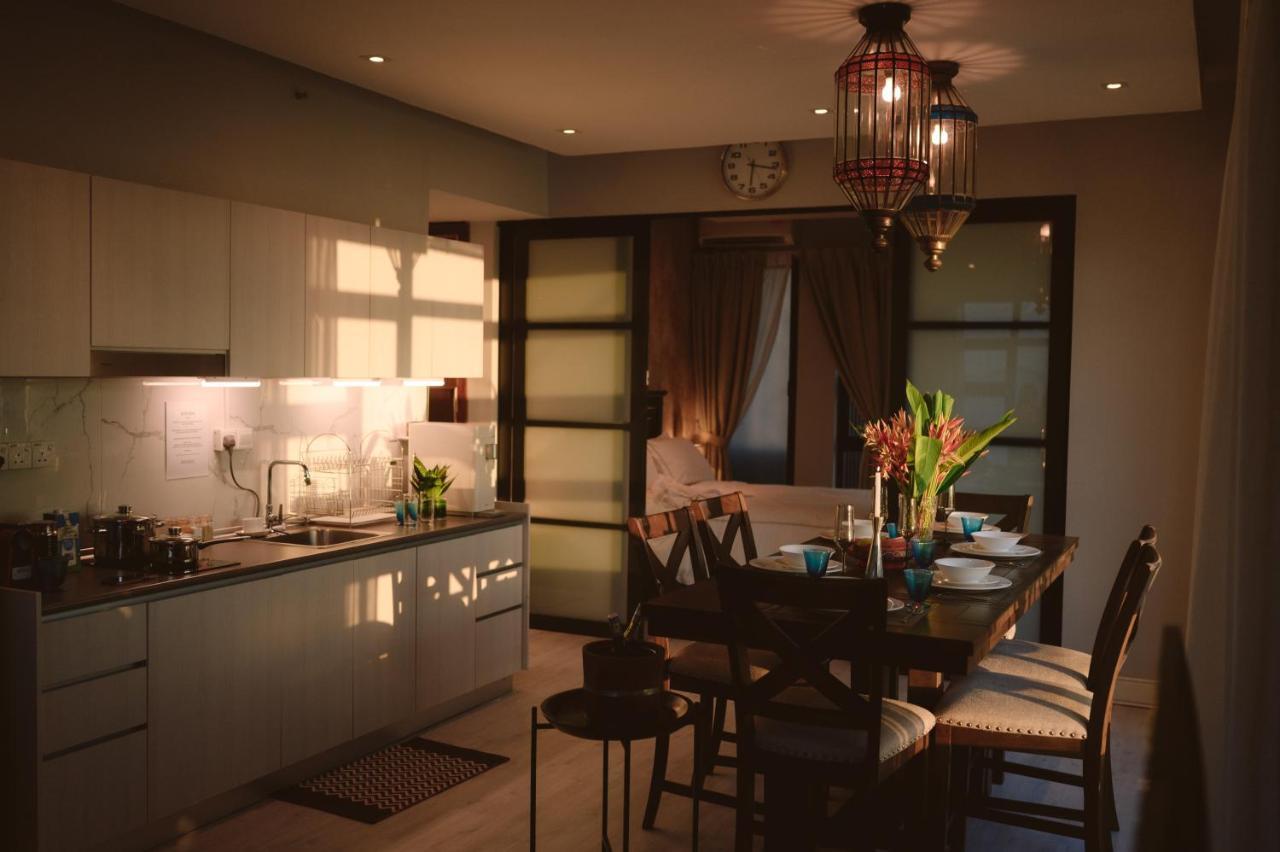Petronella Suites Apartment @ Jesselton Quay Кота Кинабалу Екстериор снимка
