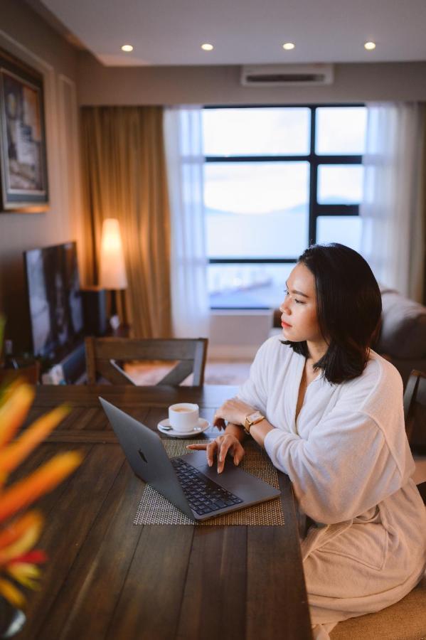 Petronella Suites Apartment @ Jesselton Quay Кота Кинабалу Екстериор снимка