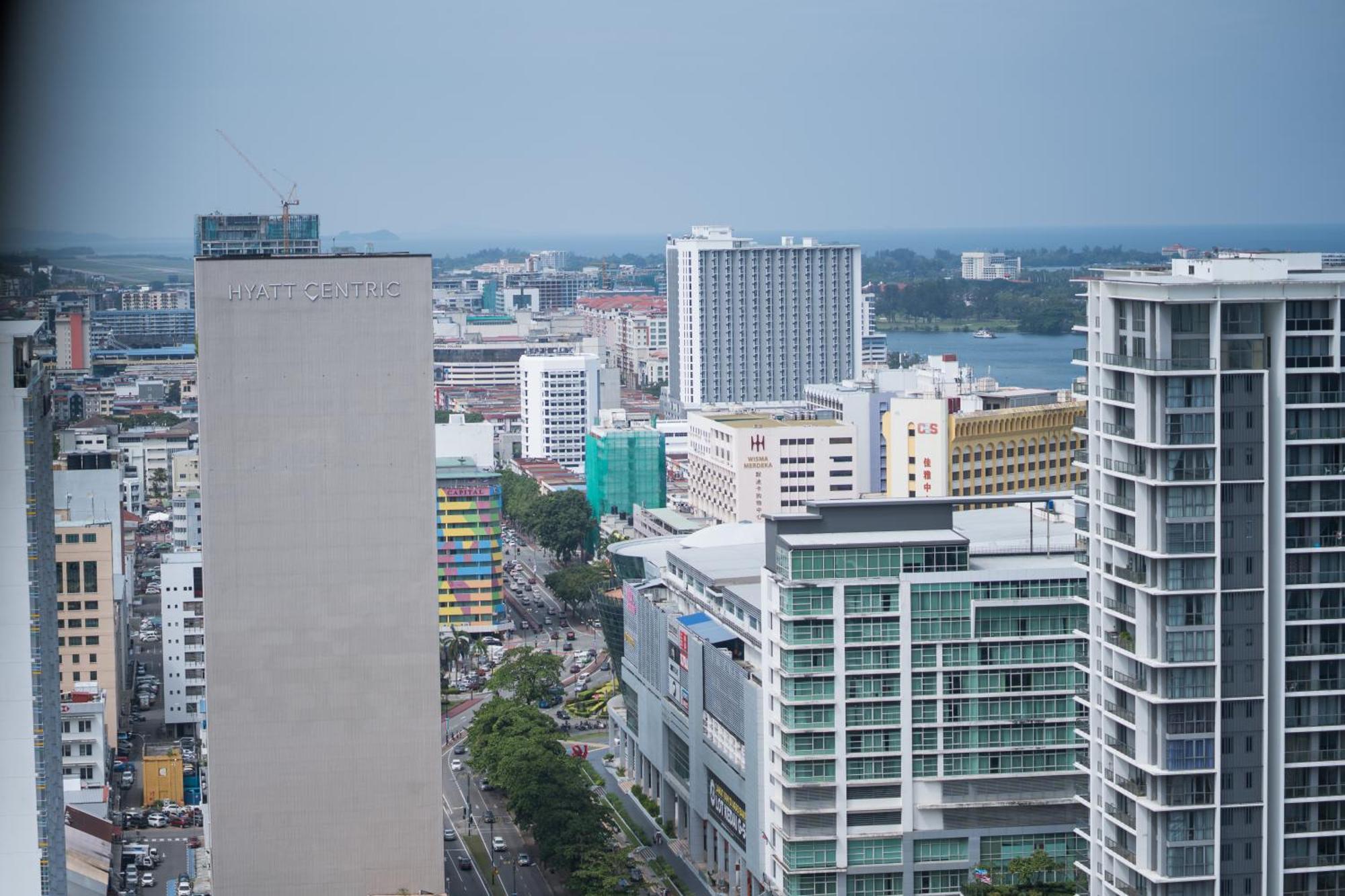 Petronella Suites Apartment @ Jesselton Quay Кота Кинабалу Екстериор снимка