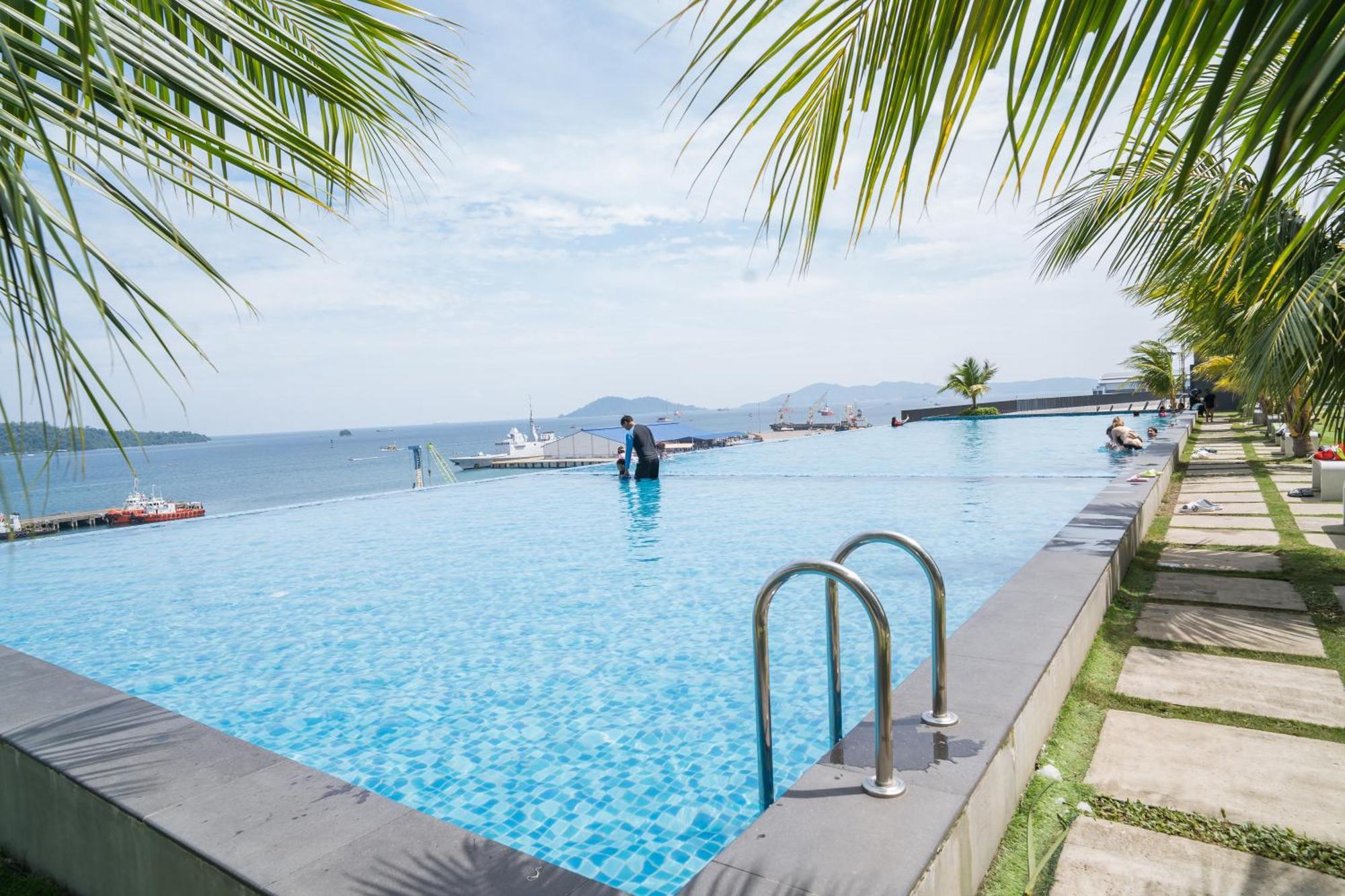 Petronella Suites Apartment @ Jesselton Quay Кота Кинабалу Екстериор снимка